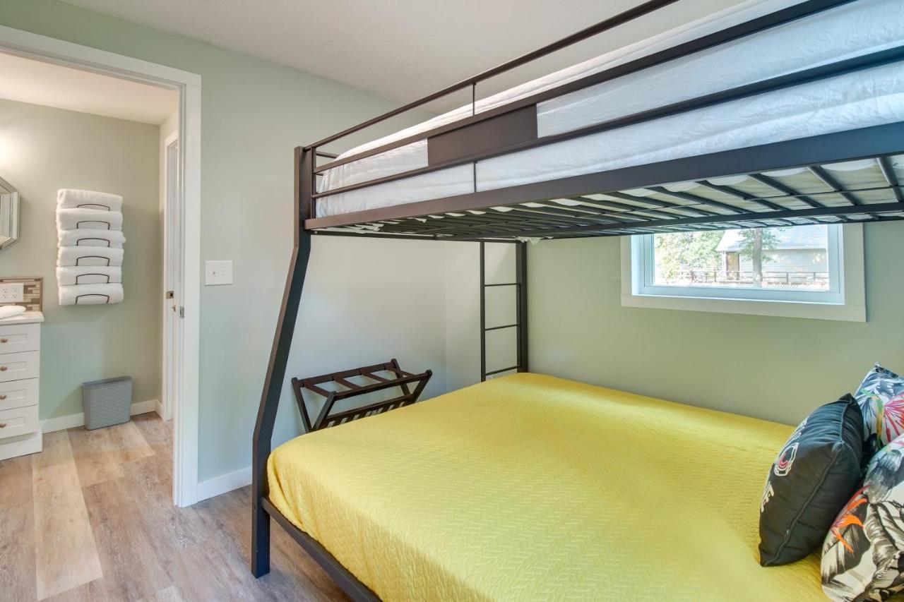 Grove Lakefront Cabin With Water And Dock Access! エクステリア 写真