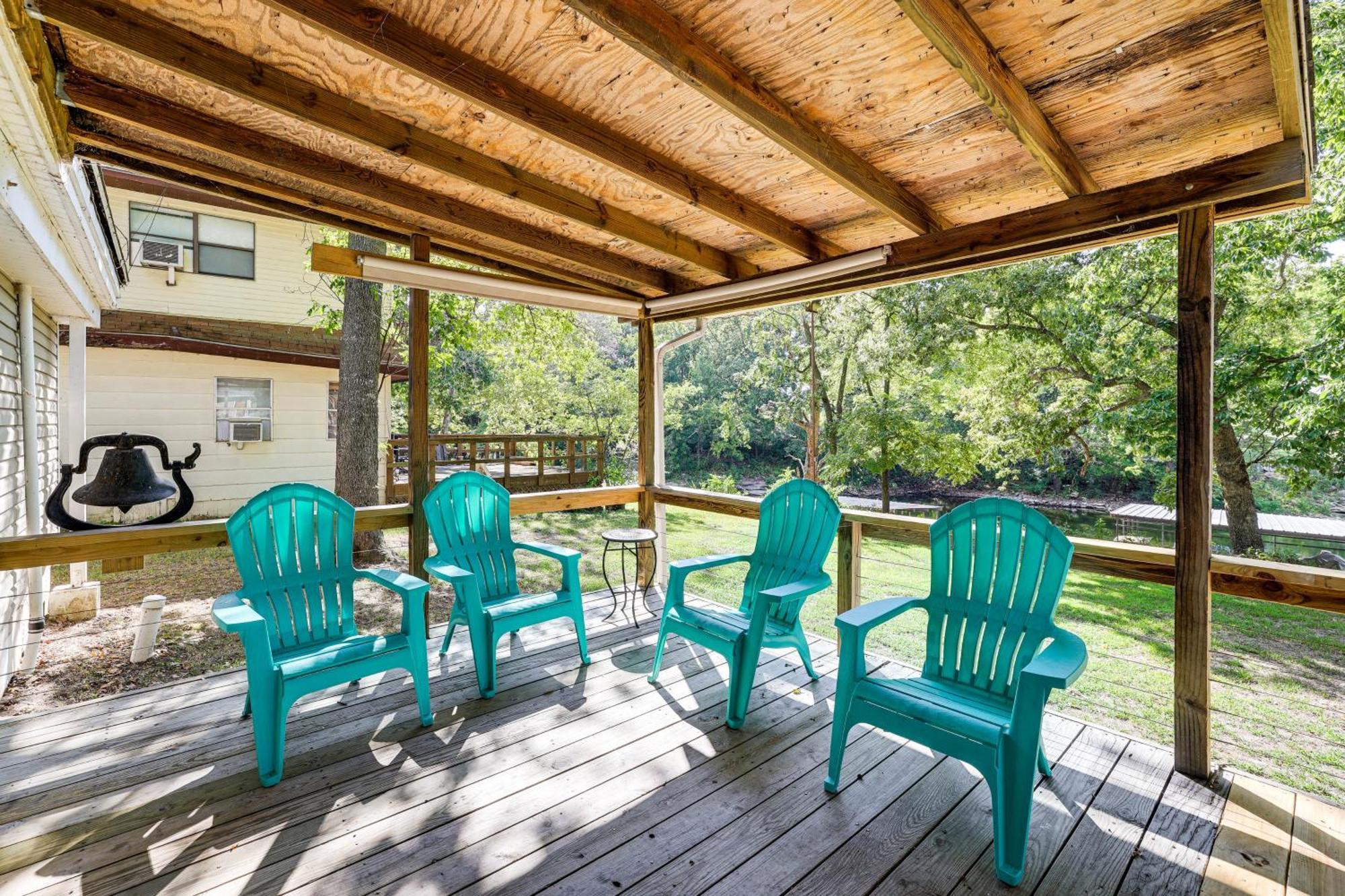 Grove Lakefront Cabin With Water And Dock Access! エクステリア 写真